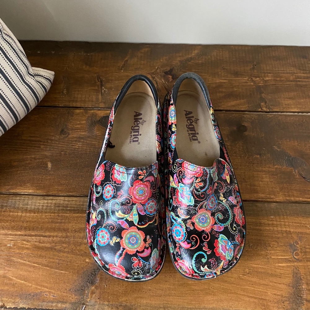 Algeria Clogs